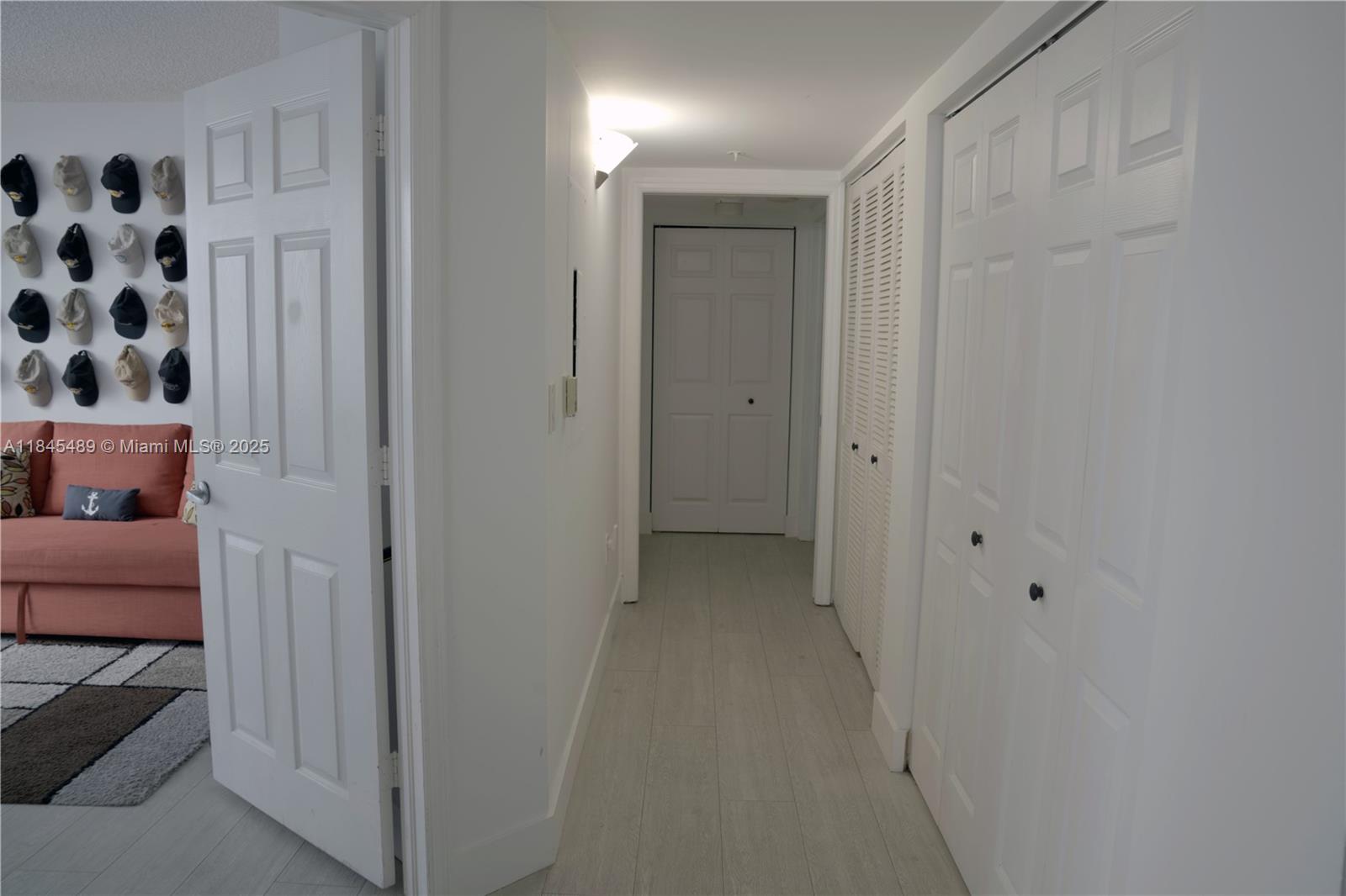See details 902 3 / 2 1470 sq. ft. $ 2025-08-05 0 Photo