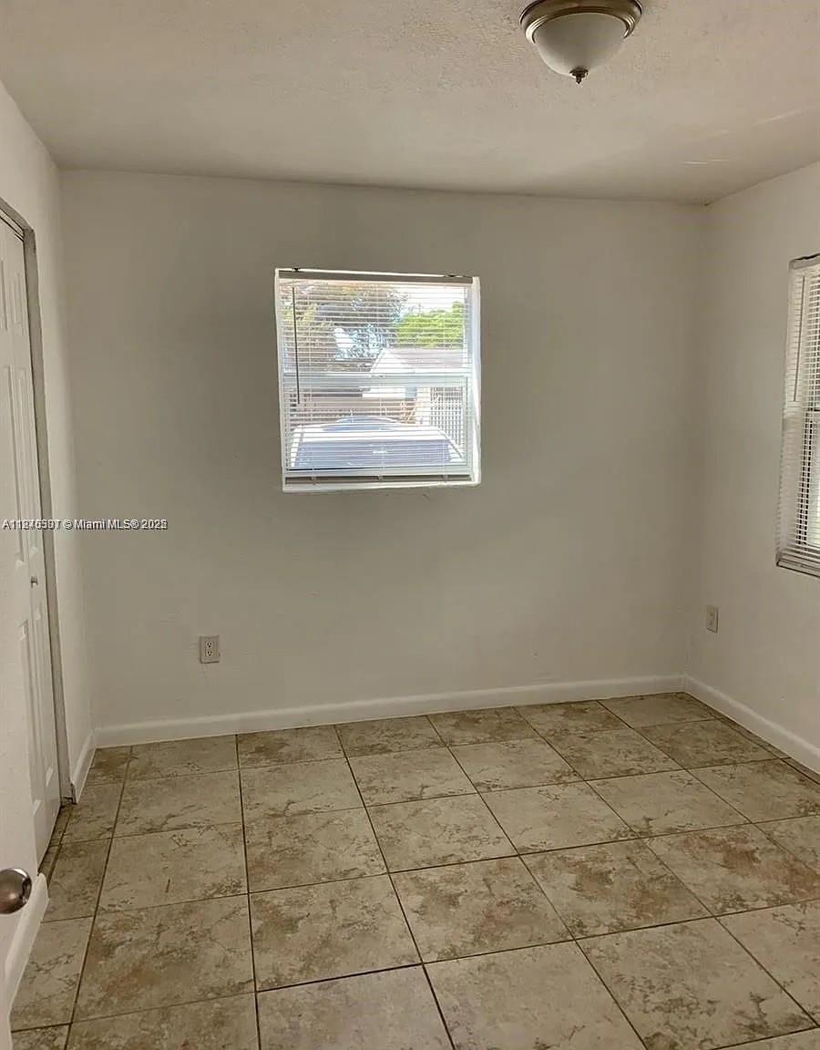 See details / 3024 sq. ft. $ 2025-07-23 0 Photo