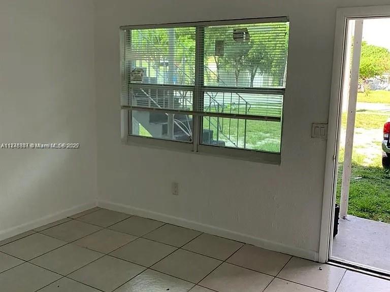 See details / 3024 sq. ft. $ 2025-07-23 0 Photo