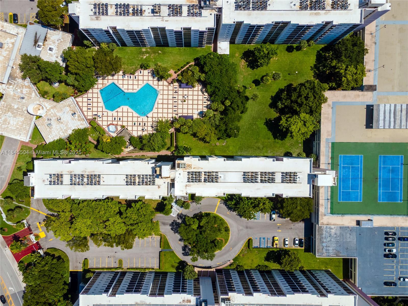 Photo of 16909 Bay Rd  #206, Sunny Isles Beach, Florida, 33160 - Tennis Courts