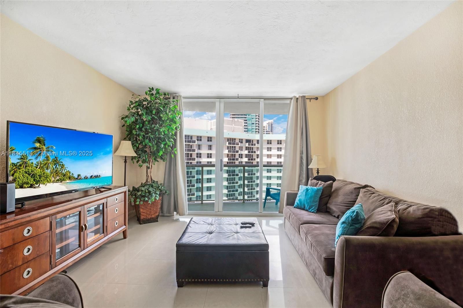 Photo of 3801 Ocean Dr  #15C, Hollywood, Florida, 33019 - 
