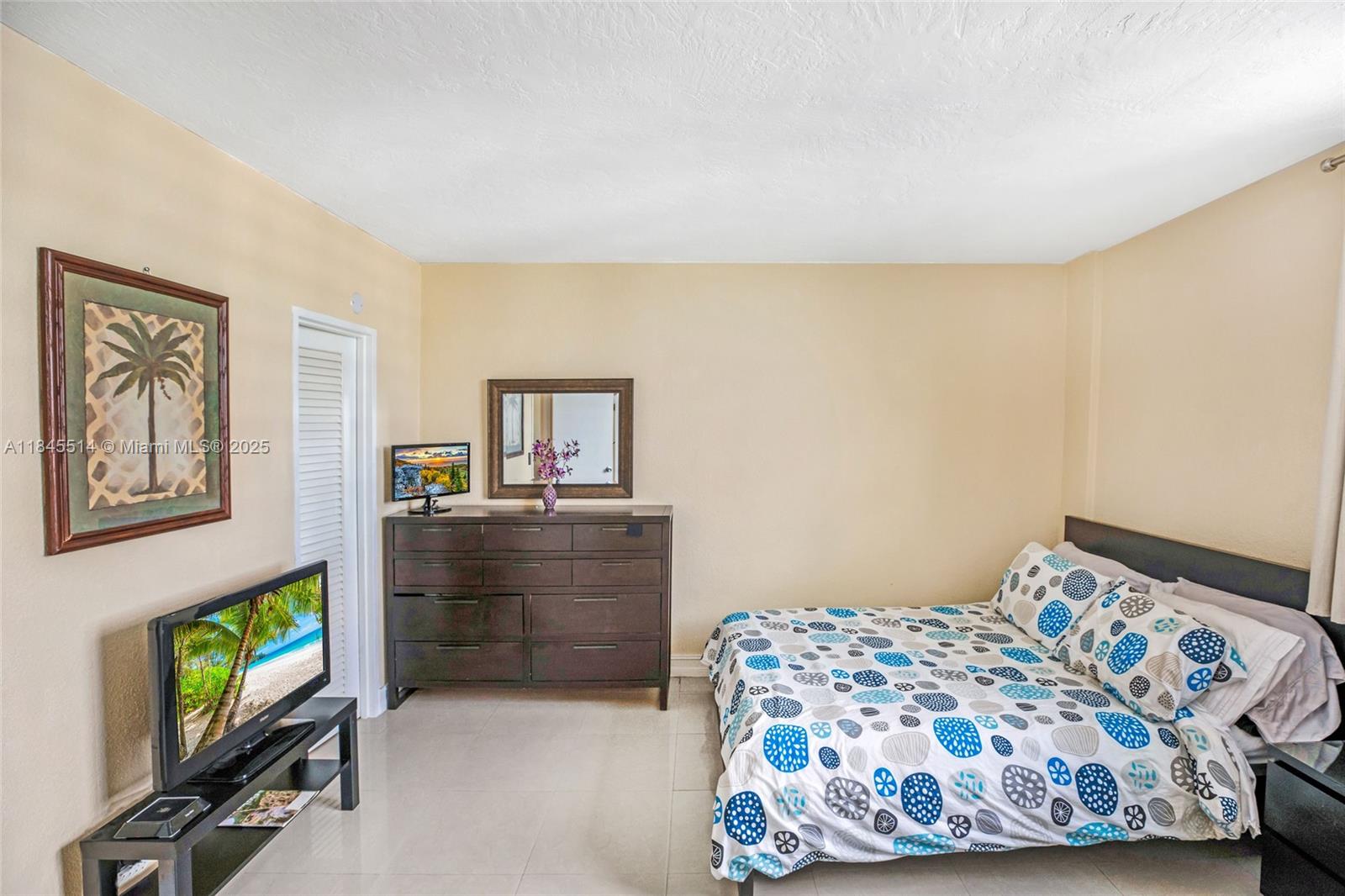 Photo of 3801 Ocean Dr  #15C, Hollywood, Florida, 33019 - 