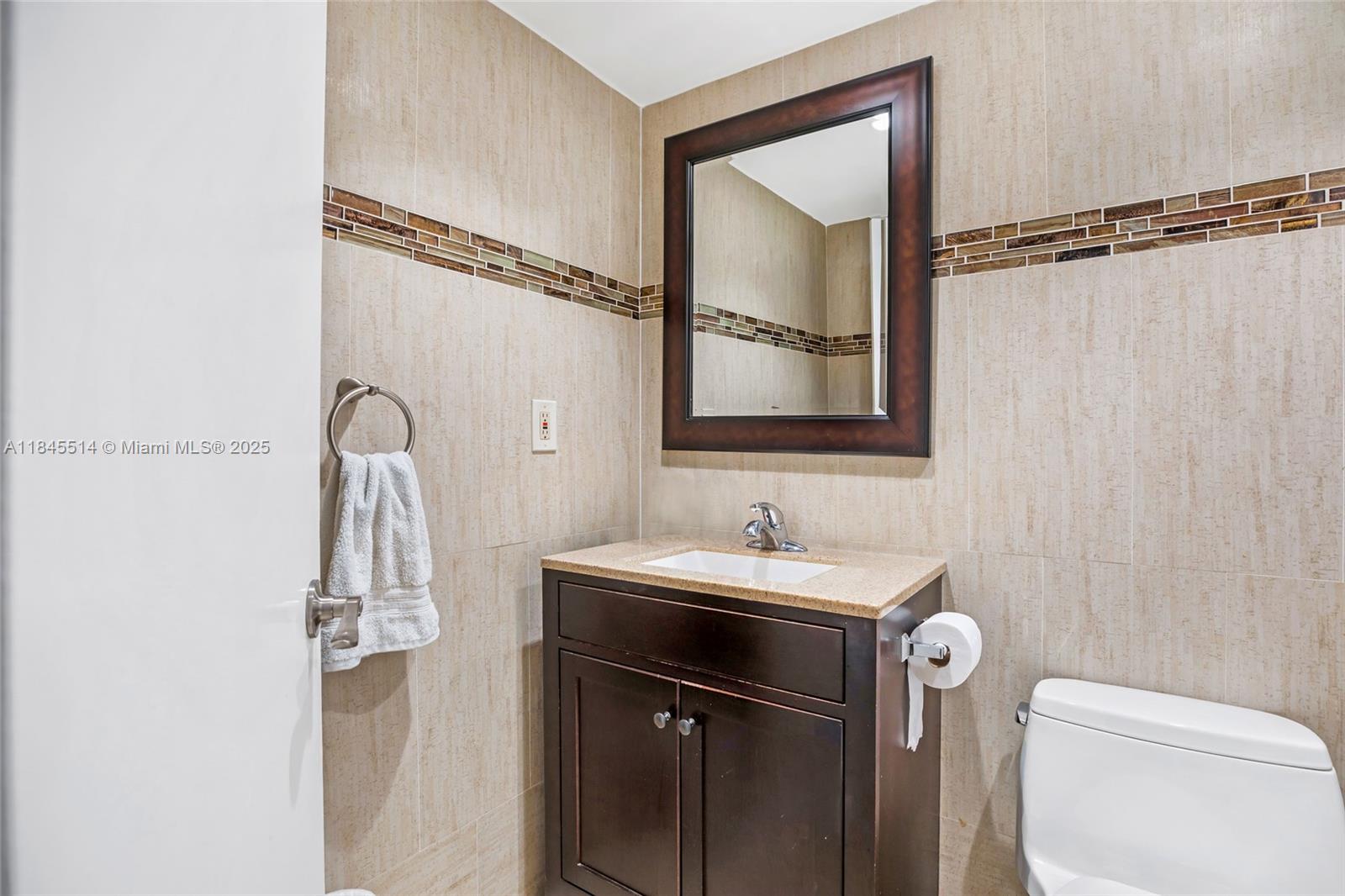 Photo of 3801 Ocean Dr  #15C, Hollywood, Florida, 33019 - 