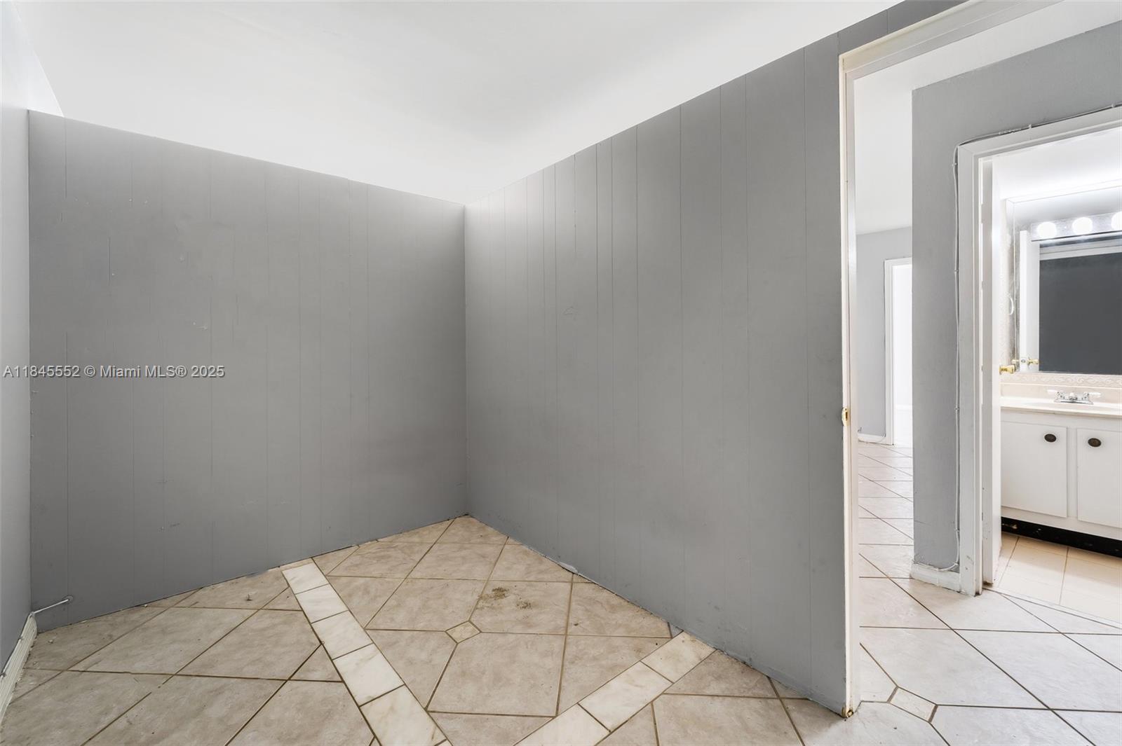 Photo of 16919 Bay Rd #115, Sunny Isles Beach, Florida, 33160 -