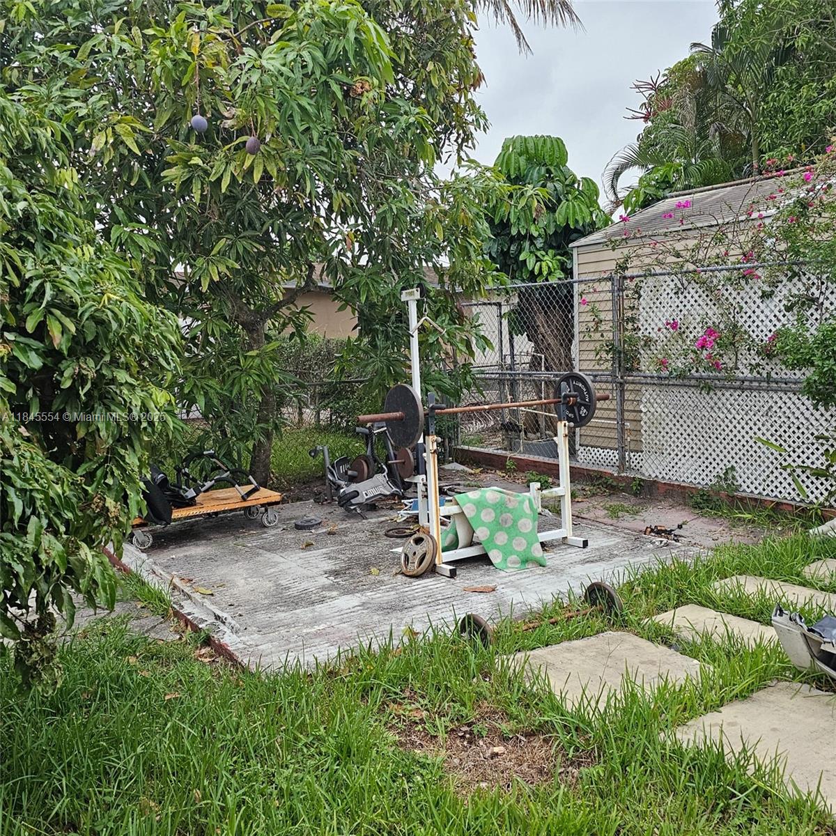 Ver detalles 4492 3 / 2 1104 sq. ft. $ 2025-07-23 0 foto