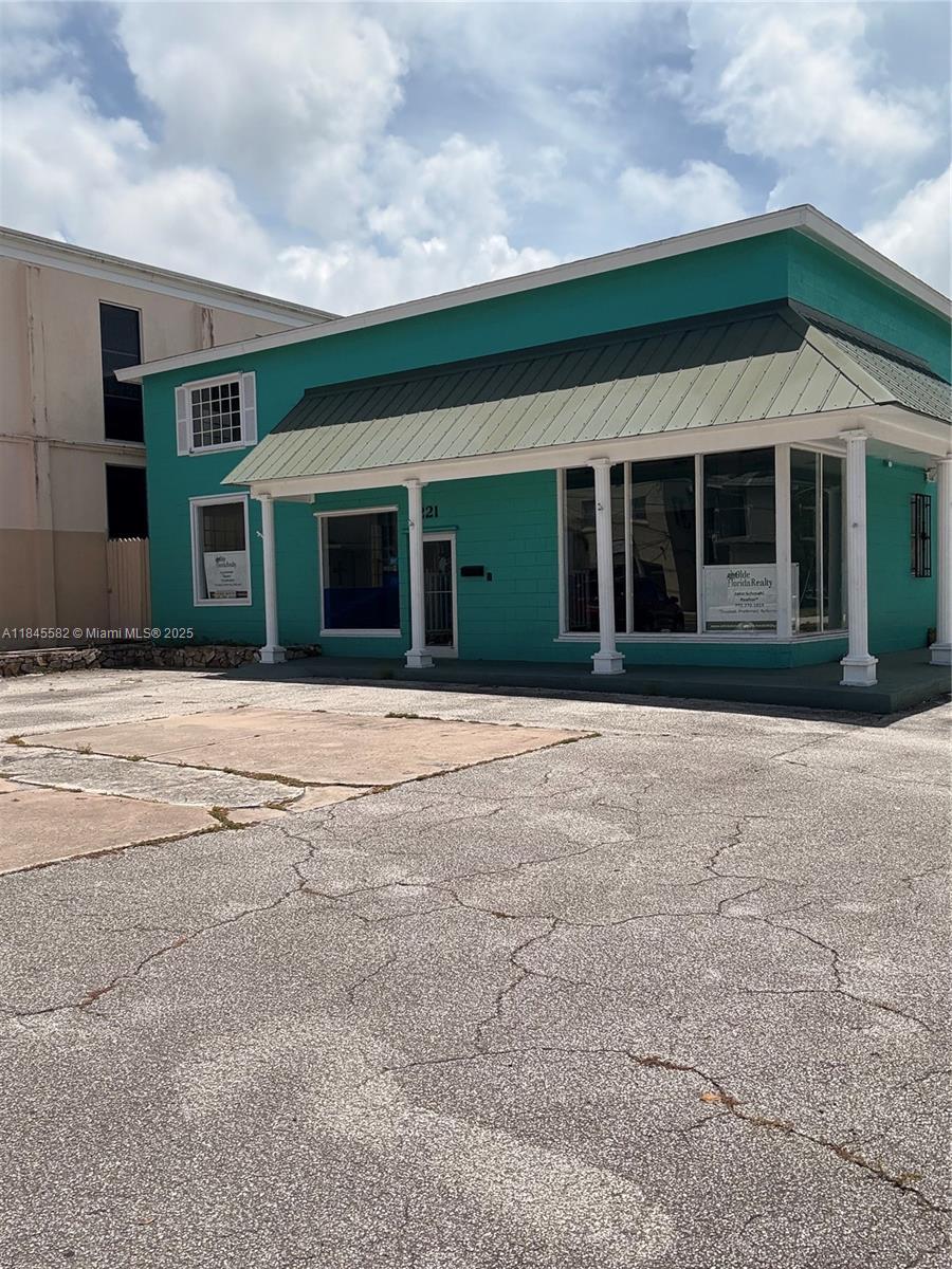 See details / sq. ft. $ 2025-07-23 0 Photo