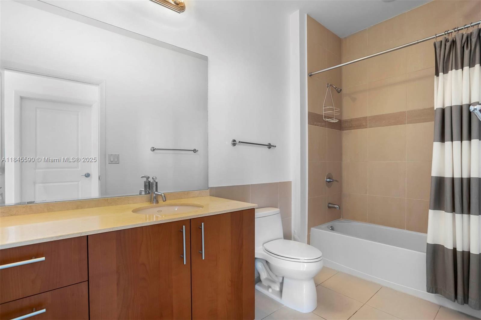 Photo of 1945 Ocean Dr  #M4, Hallandale Beach, Florida, 33009 - 