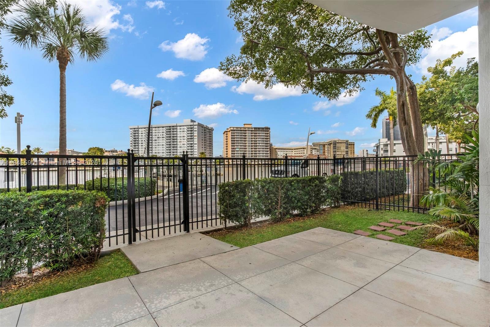 Photo of 1945 Ocean Dr  #M4, Hallandale Beach, Florida, 33009 - 