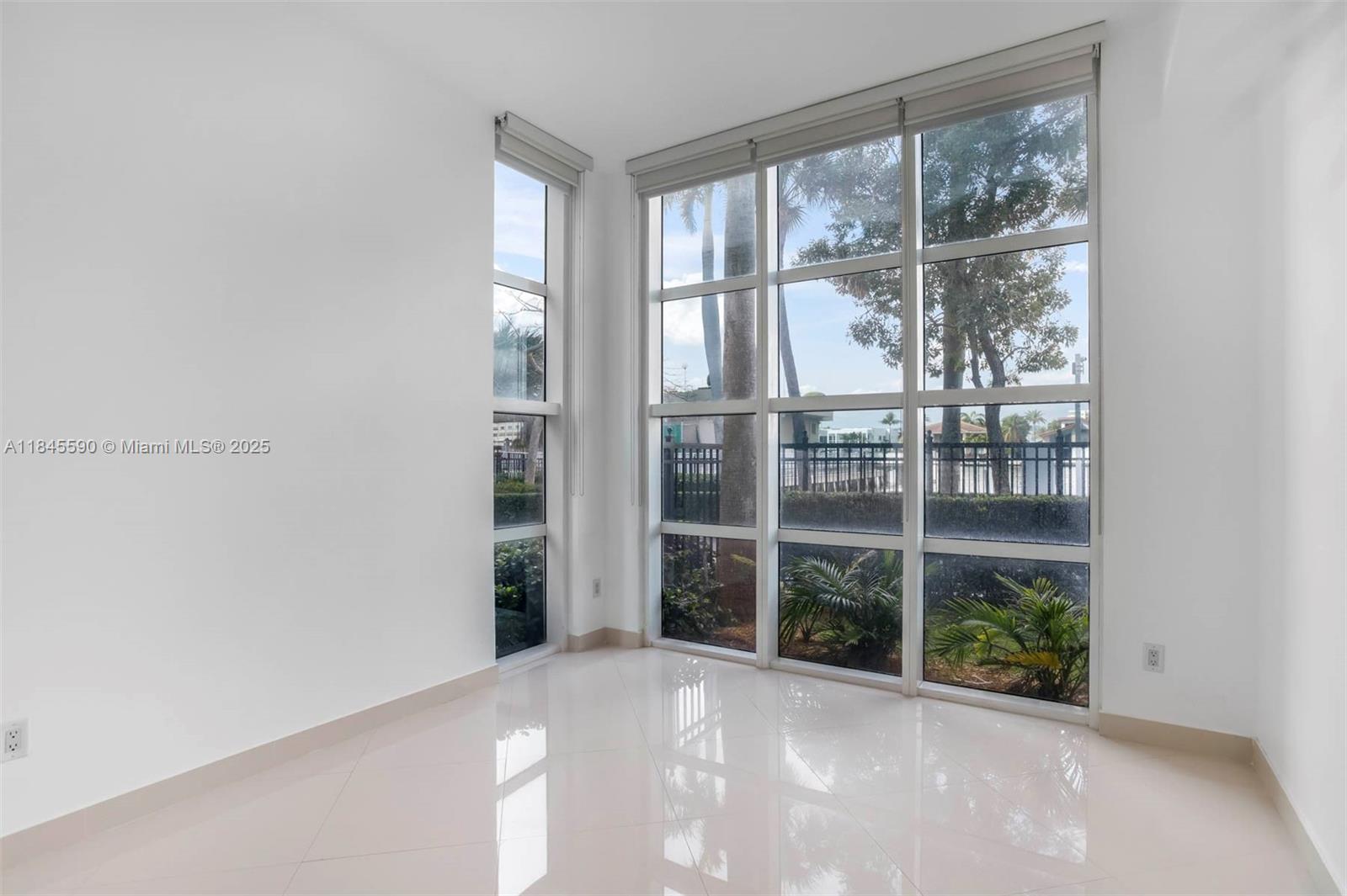 Photo of 1945 Ocean Dr #M4, Hallandale Beach, Florida, 33009 -