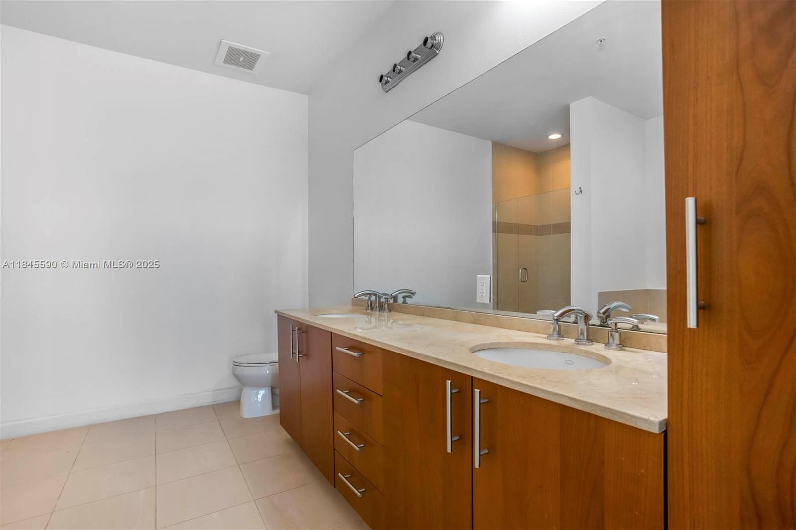 Photo of 1945 Ocean Dr  #M4, Hallandale Beach, Florida, 33009 - 