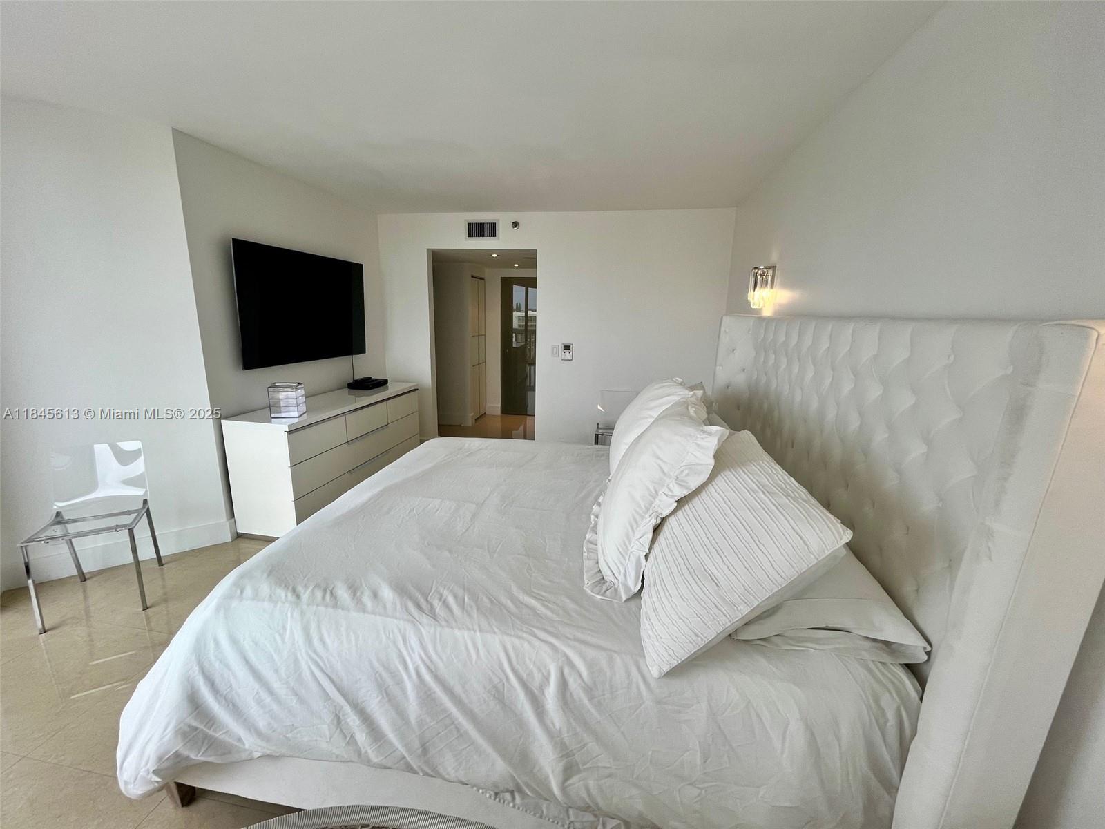 See details 610 2 / 2 1300 sq. ft. $ 2025-07-23 0 Photo