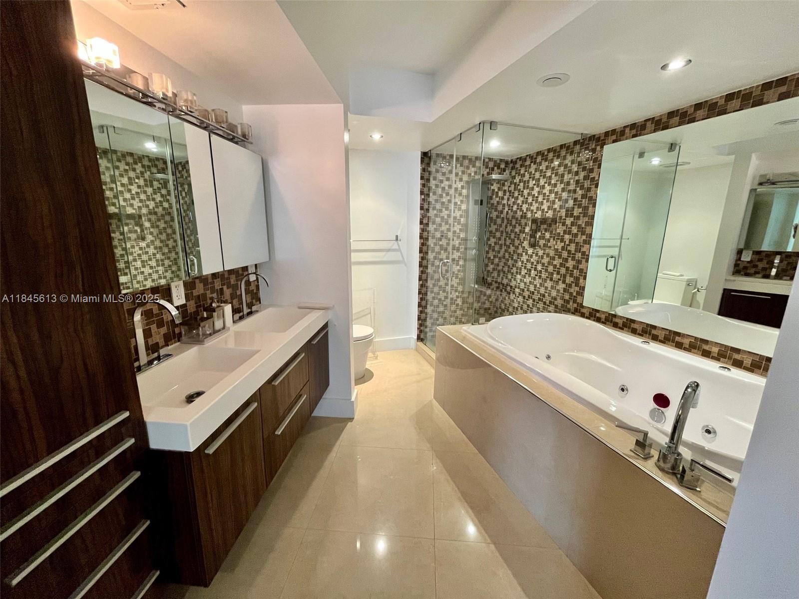 See details 610 2 / 2 1300 sq. ft. $ 2025-07-23 0 Photo