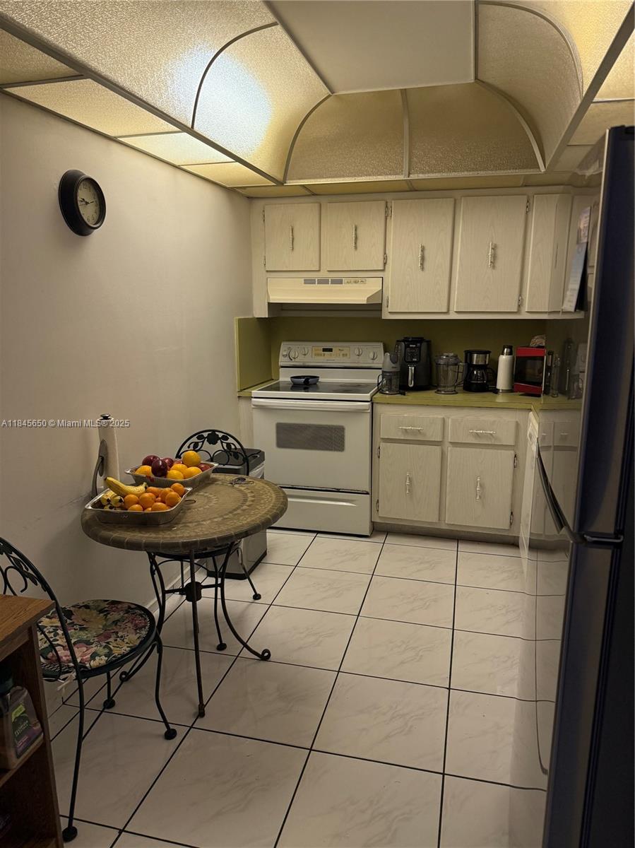 Photo of 20335 Country Club Dr  #206, Aventura, Florida, 33180 - 
