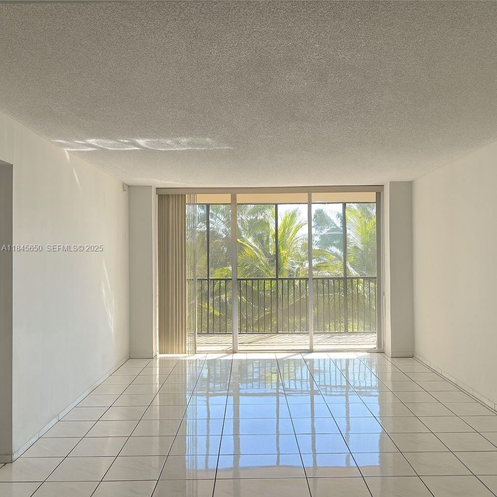 Photo of 20335 Country Club Dr #206, Aventura, Florida, 33180 -