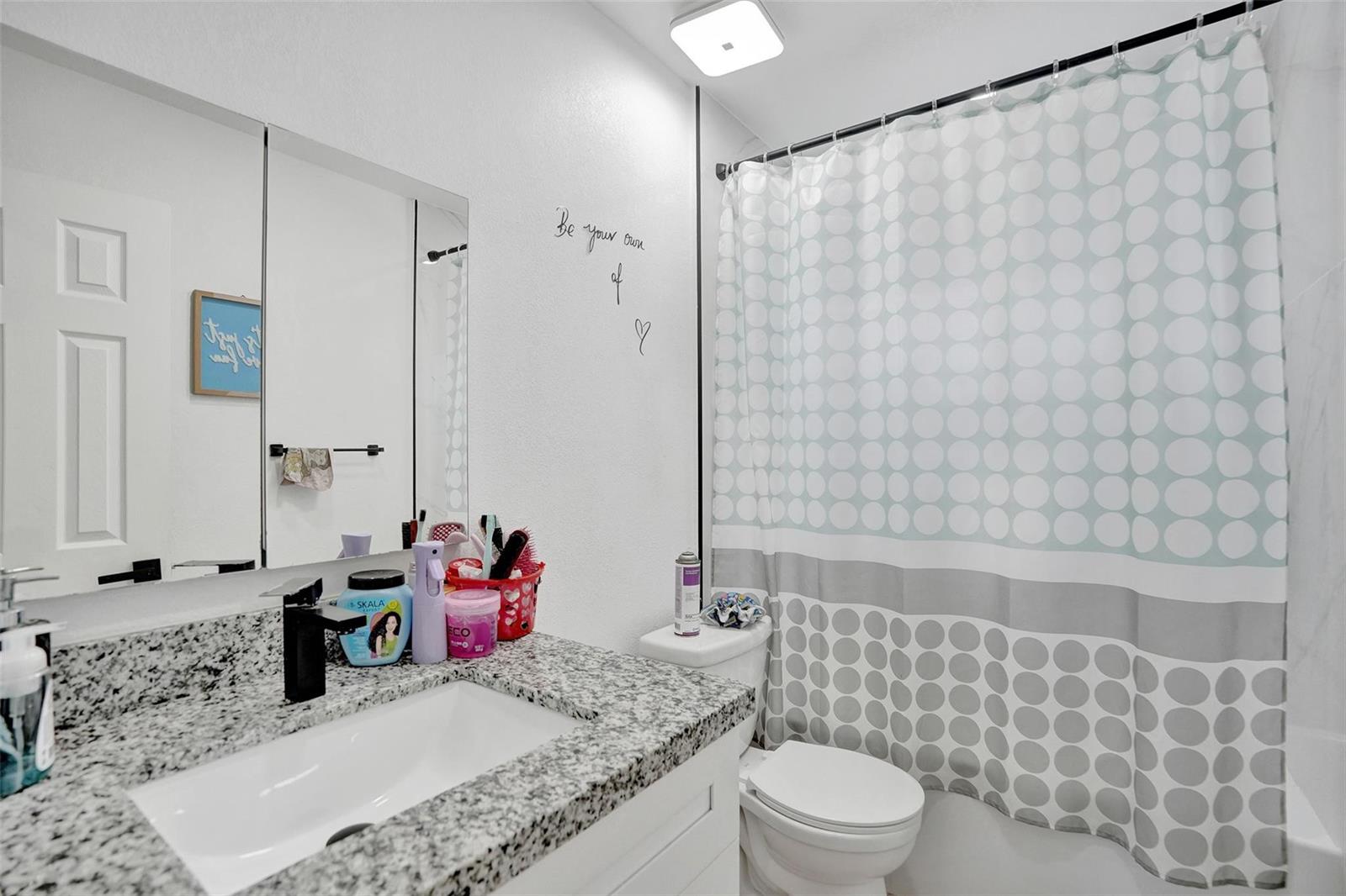 Ver detalles / 0 1650 sq. ft. $ 2026-06-21 0 foto