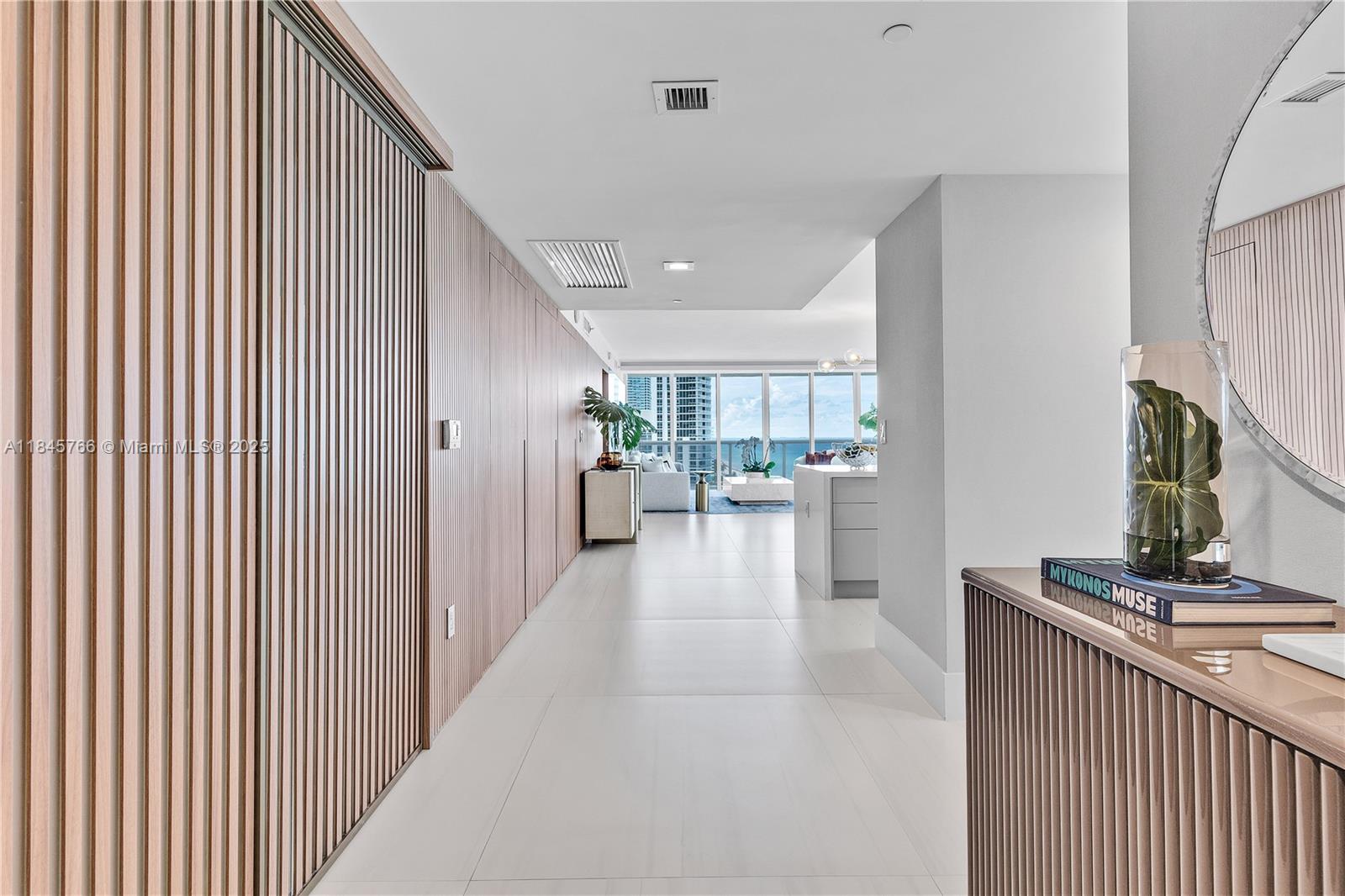 See details 1501 3 / 3 2065 sq. ft. $ 2025-07-23 0 Photo
