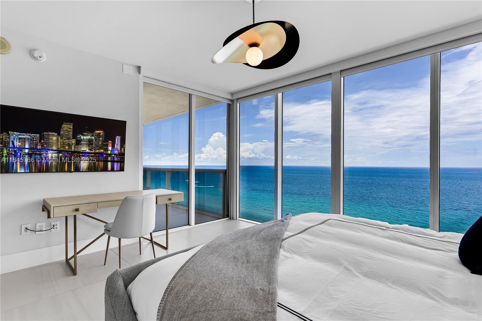 See details 1501 3 / 3 2065 sq. ft. $ 2025-07-23 0 Photo