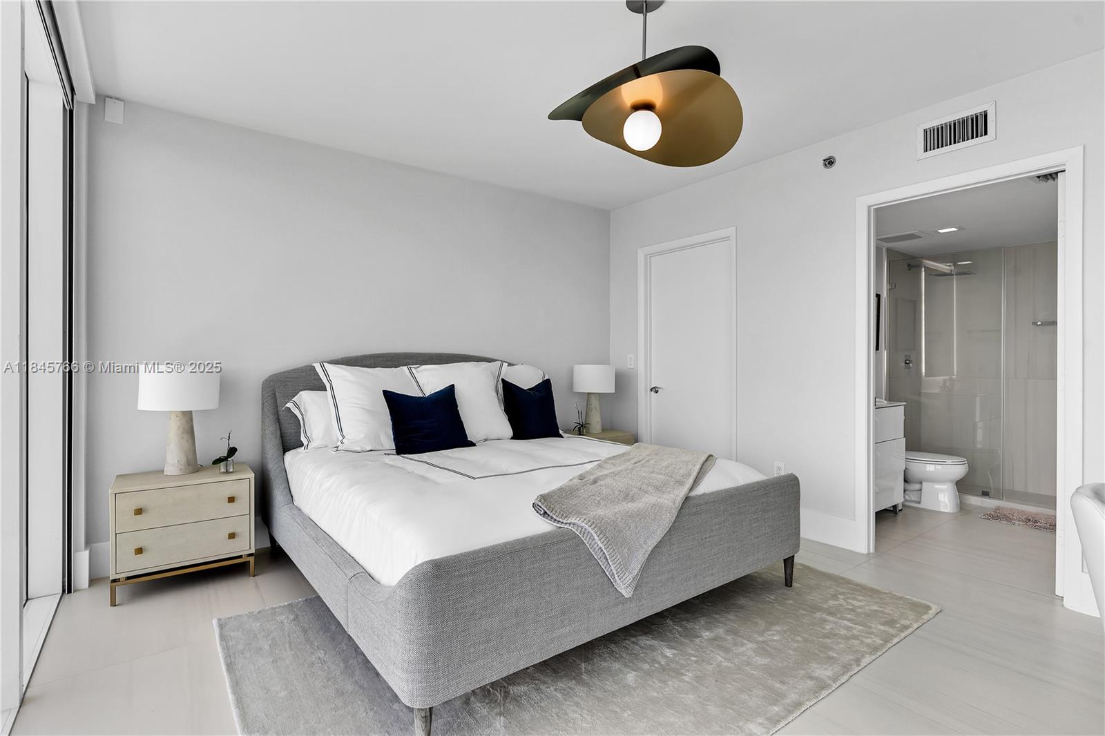 See details 1501 3 / 3 2065 sq. ft. $ 2025-07-23 0 Photo