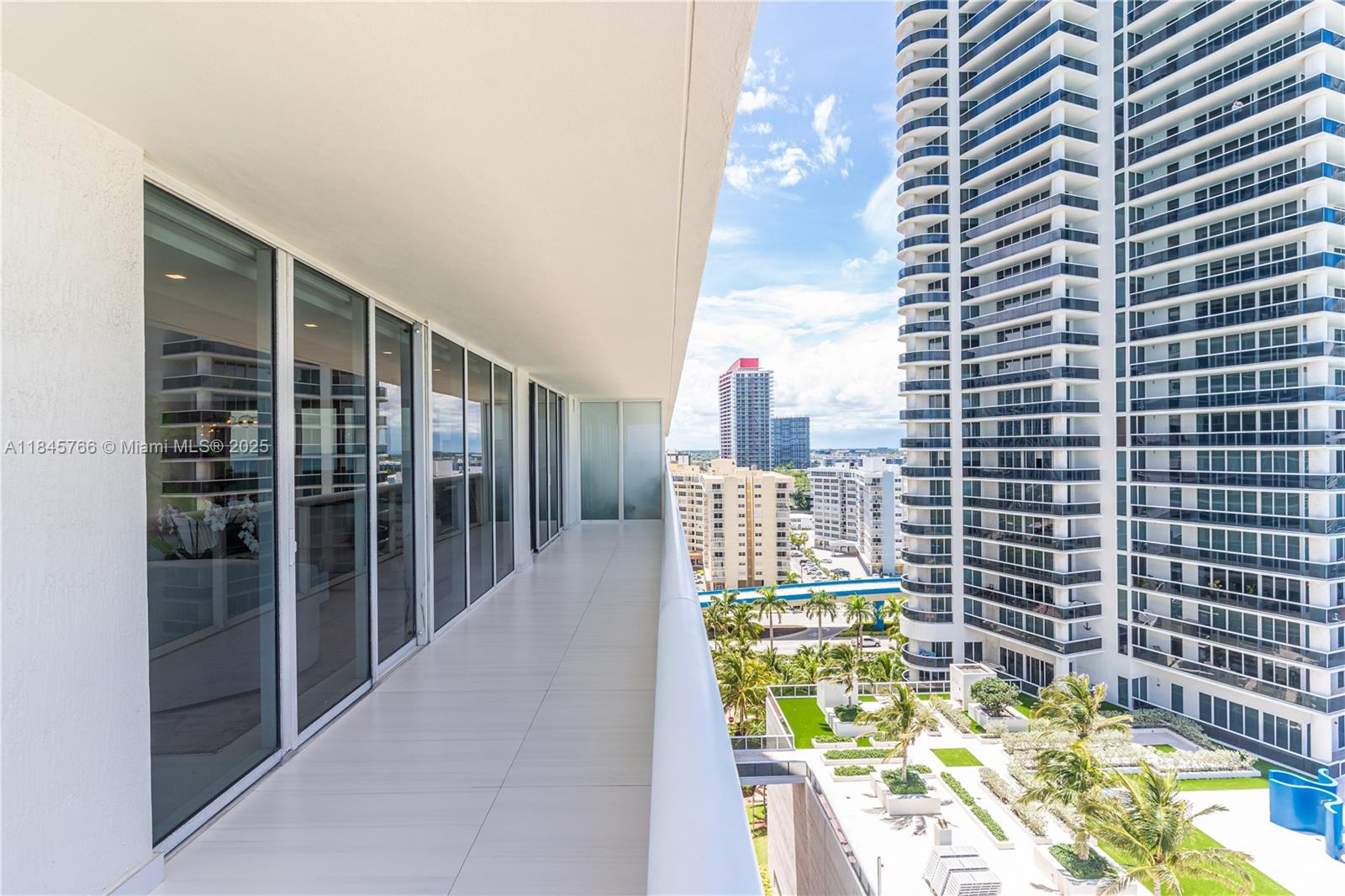 See details 1501 3 / 3 2065 sq. ft. $ 2025-07-23 0 Photo