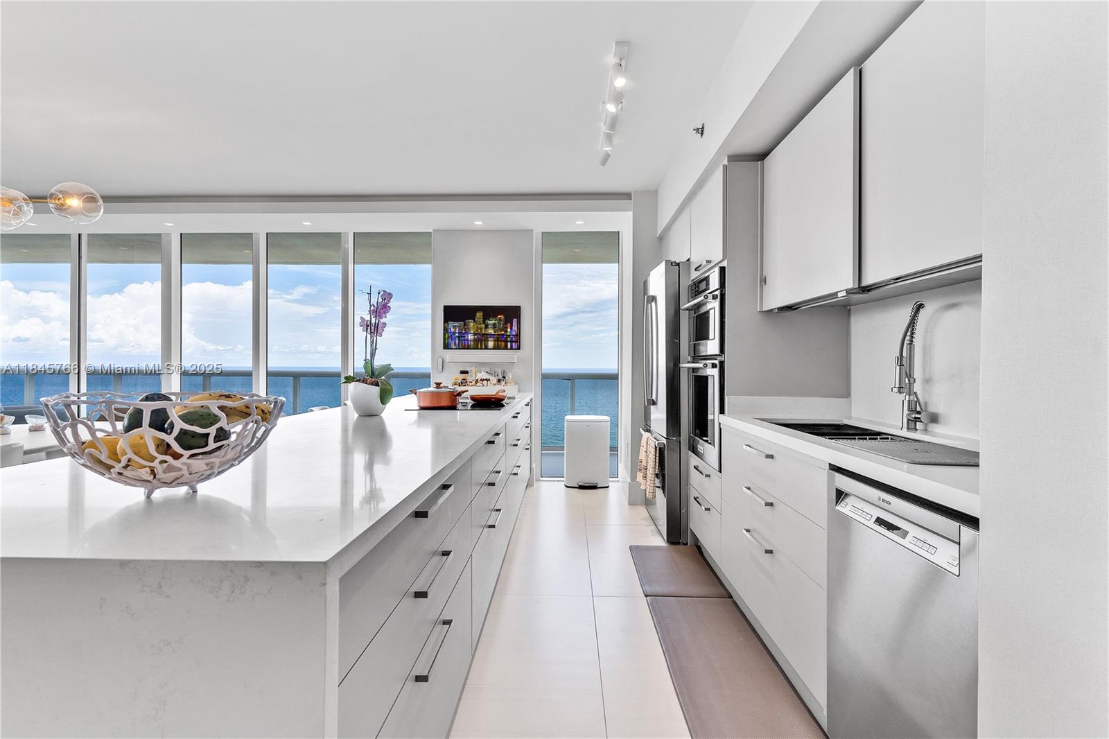 See details 1501 3 / 3 2065 sq. ft. $ 2025-07-23 0 Photo