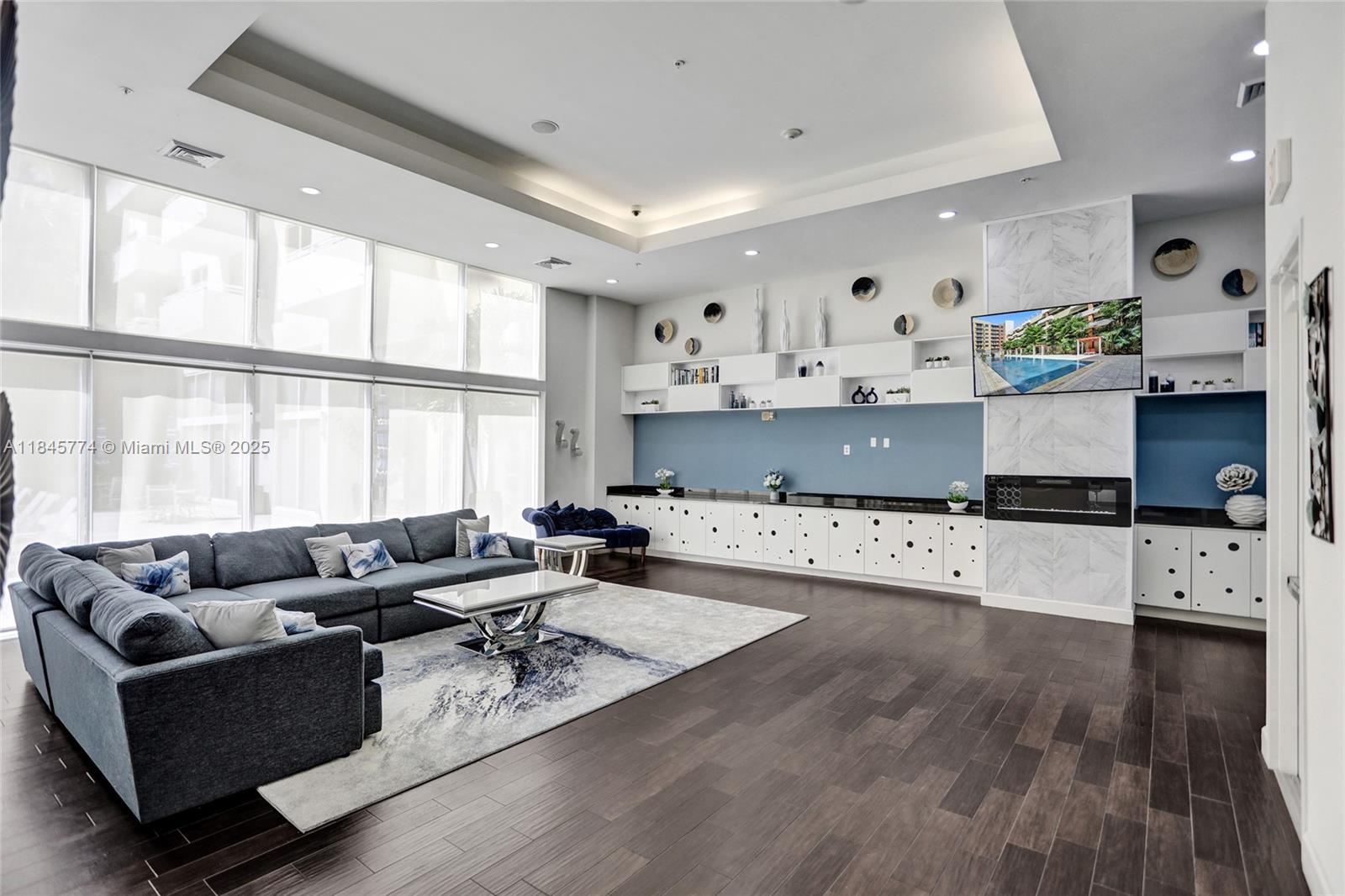 Photo of 2775 187th St  #202, Aventura, Florida, 33180 - 