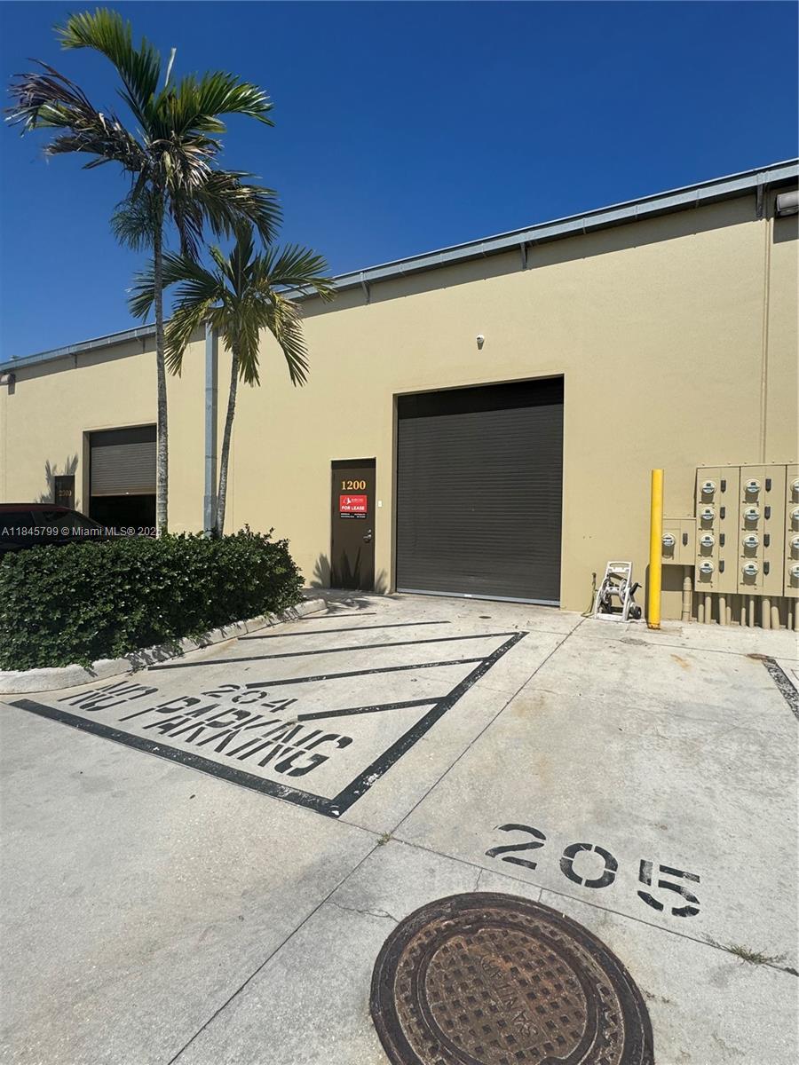 1200  /   sq. ft. $ 2025-07-23 0 foto
