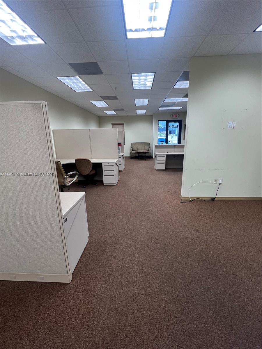 1200  /   sq. ft. $ 2025-07-23 0 foto