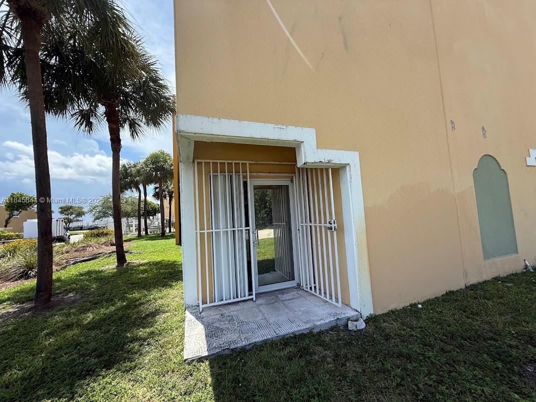 8  /   sq. ft. $ 2025-08-04 0 foto