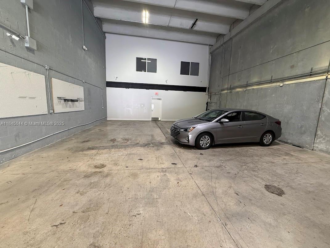 8  /   sq. ft. $ 2025-08-04 0 foto