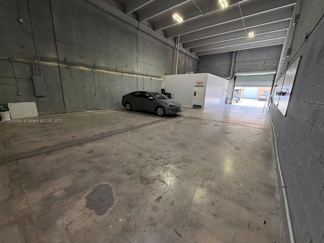 8  /   sq. ft. $ 2025-08-04 0 foto