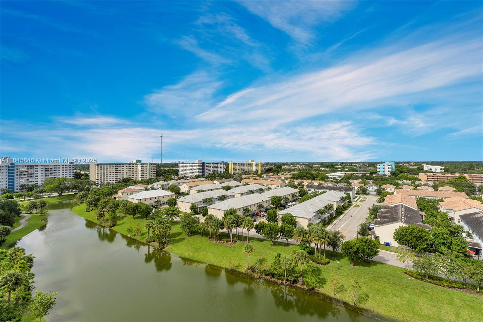 See details 1114 1 / 2 844 sq. ft. $ 2025-07-23 0 Photo