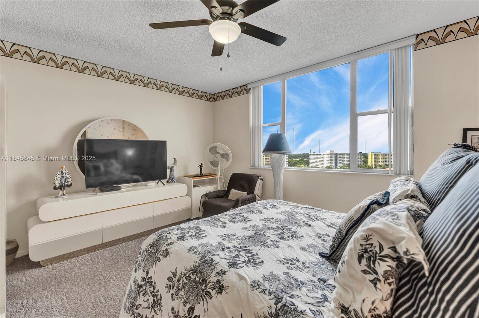 See details 1114 1 / 2 844 sq. ft. $ 2025-07-23 0 Photo