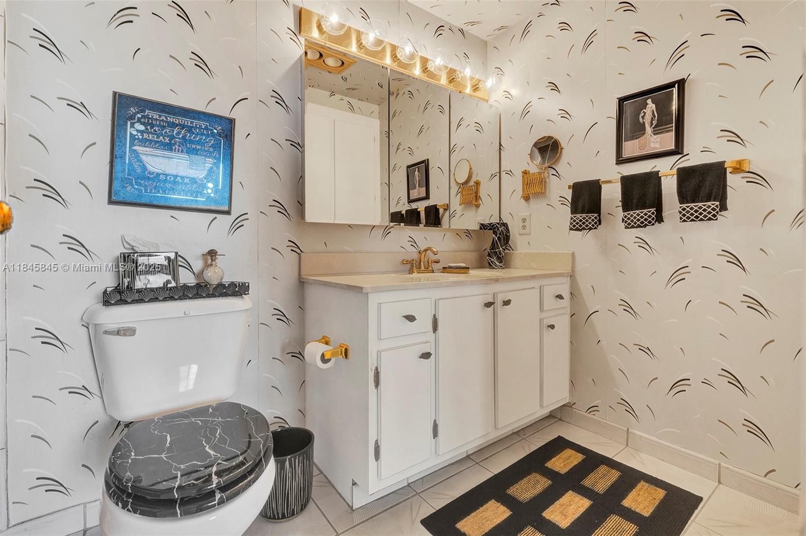 See details 1114 1 / 2 844 sq. ft. $ 2025-07-23 0 Photo