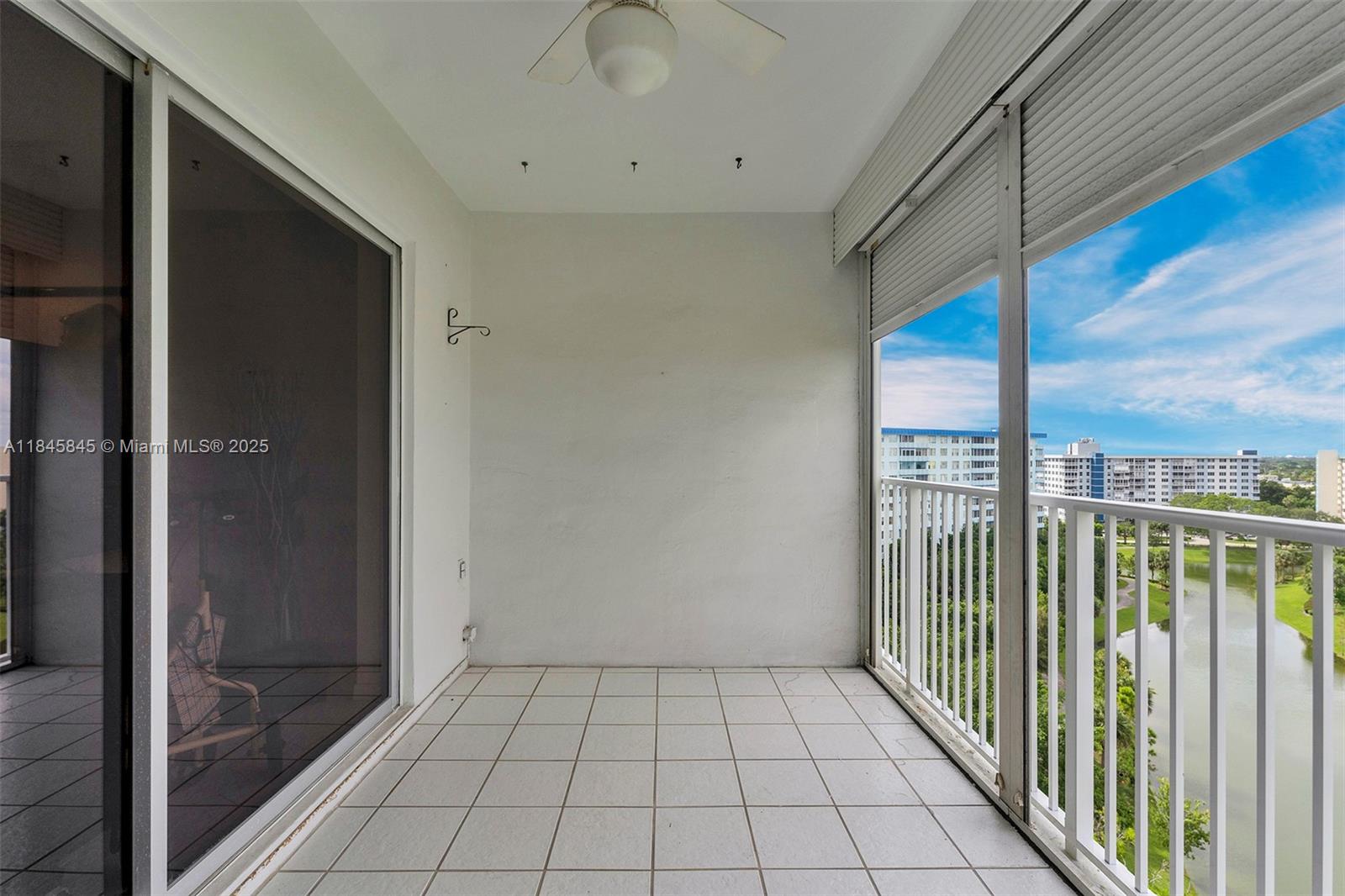 See details 1114 1 / 2 844 sq. ft. $ 2025-07-23 0 Photo