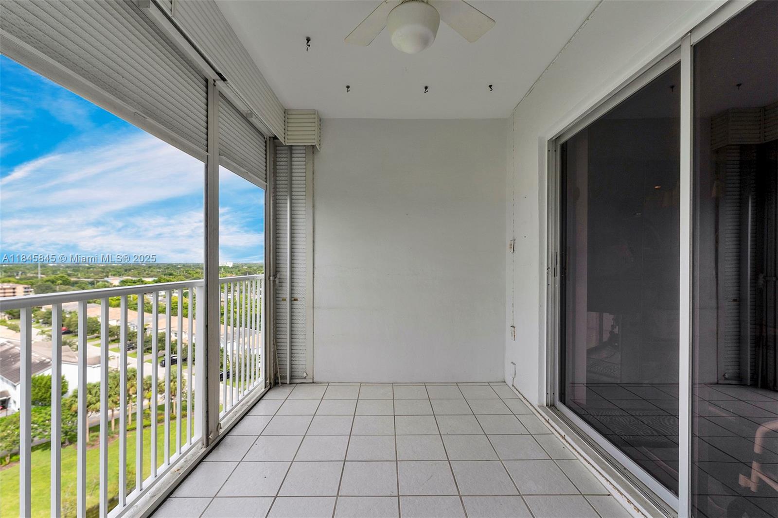 See details 1114 1 / 2 844 sq. ft. $ 2025-07-23 0 Photo