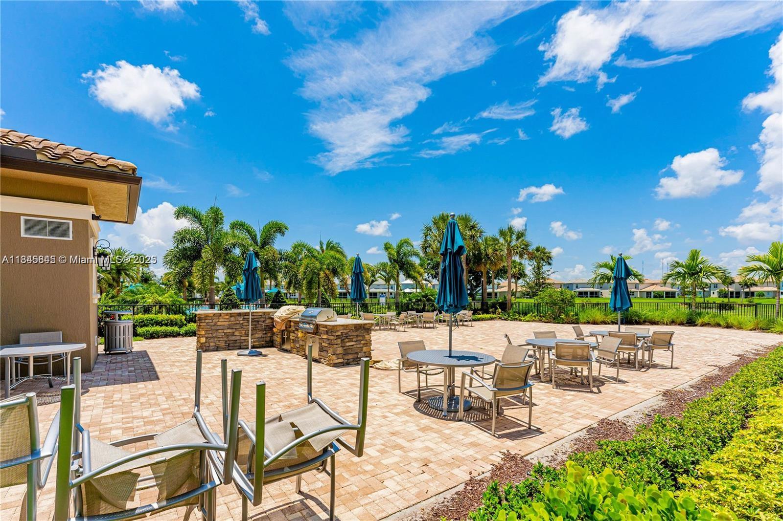 See details 1114 1 / 2 844 sq. ft. $ 2025-07-23 0 Photo