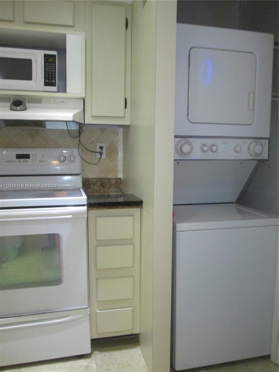 See details 903 2 / 2 1008 sq. ft. $ 2025-07-23 0 Photo