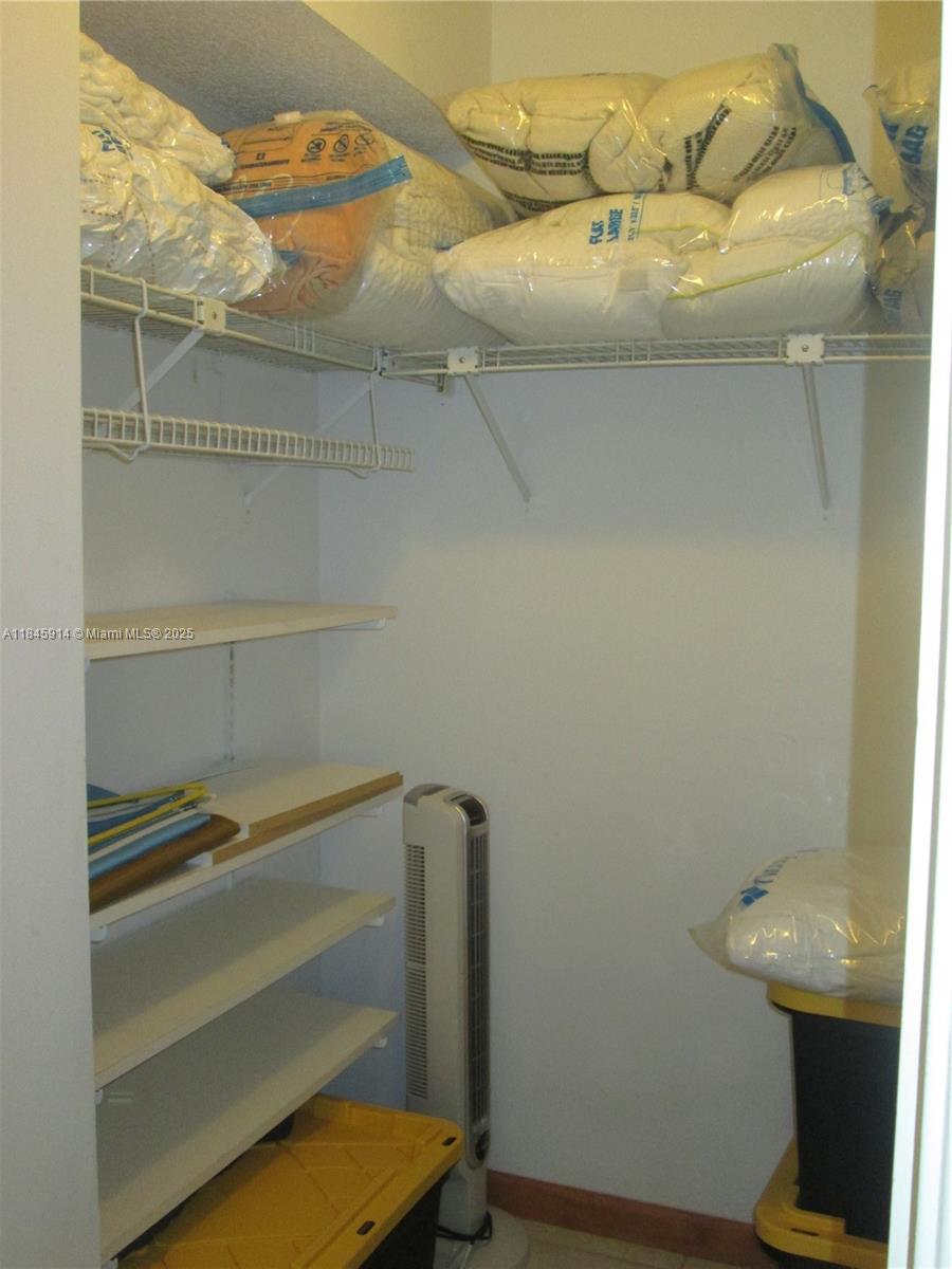 See details 903 2 / 2 1008 sq. ft. $ 2025-07-23 0 Photo