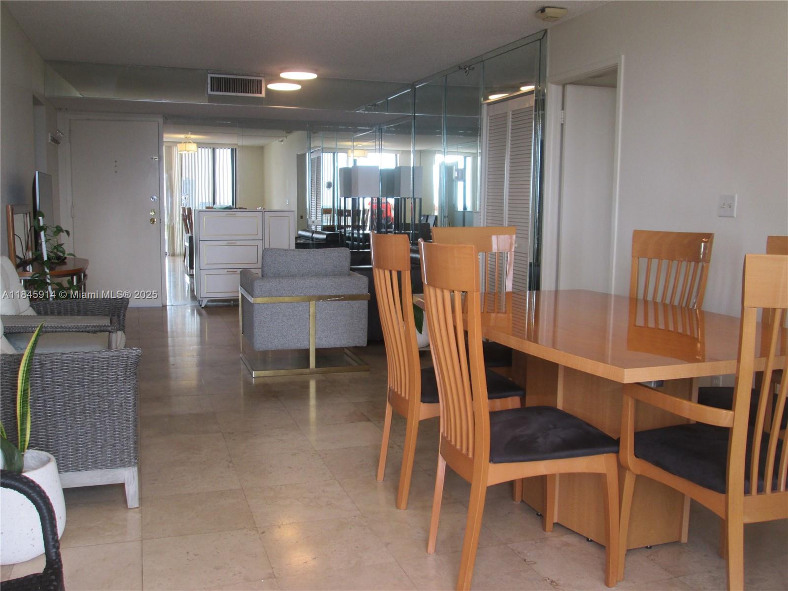 See details 903 2 / 2 1008 sq. ft. $ 2025-07-23 0 Photo
