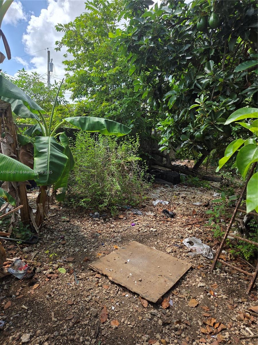 See details / 962 sq. ft. $ 2025-07-23 0 Photo