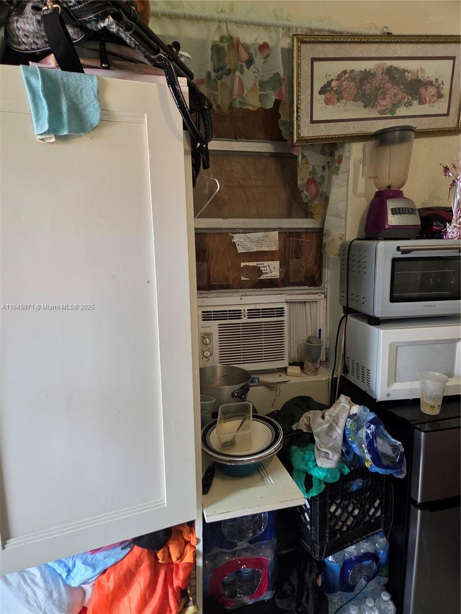 See details / 962 sq. ft. $ 2025-07-23 0 Photo