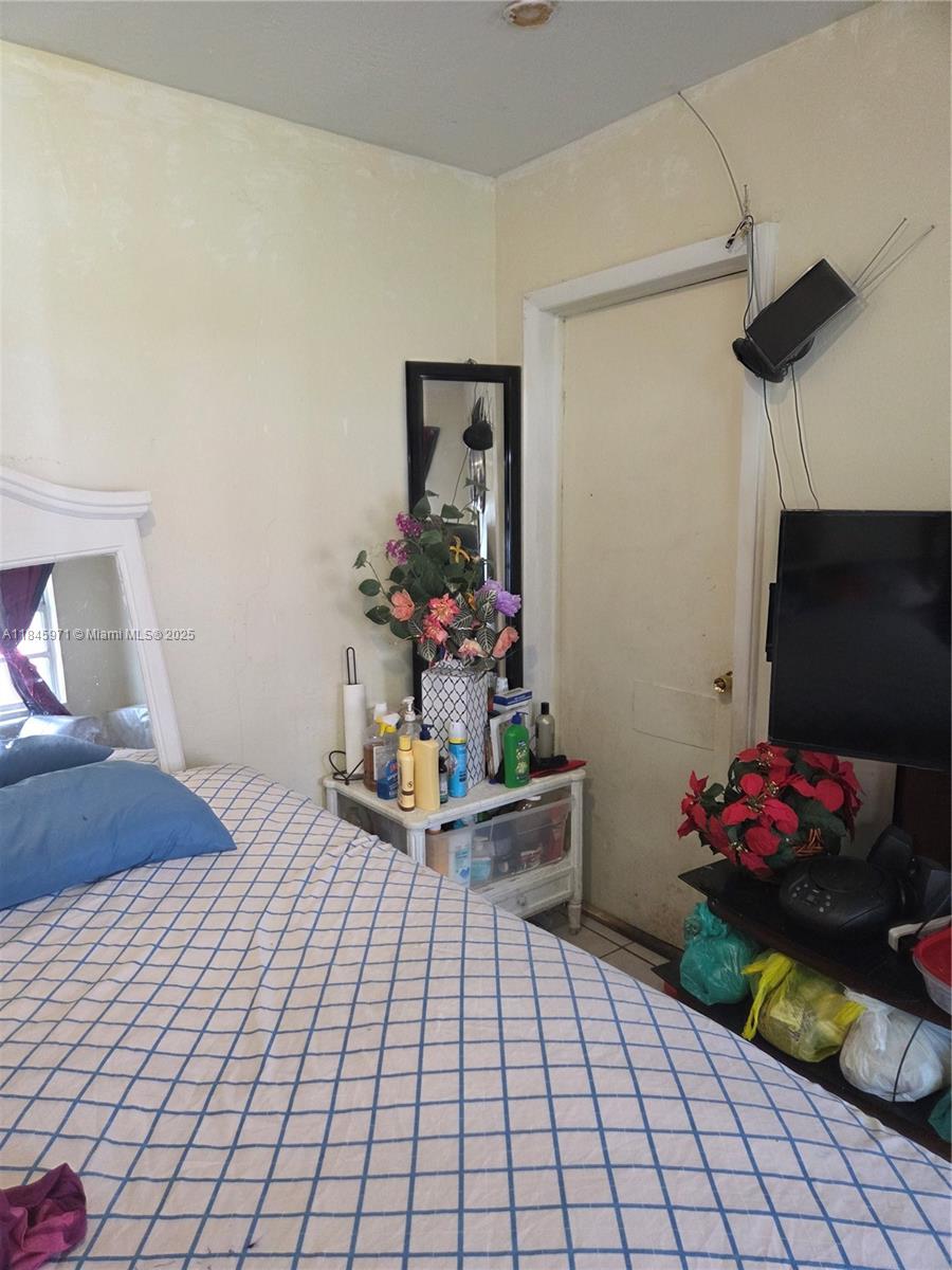 See details / 962 sq. ft. $ 2025-07-23 0 Photo