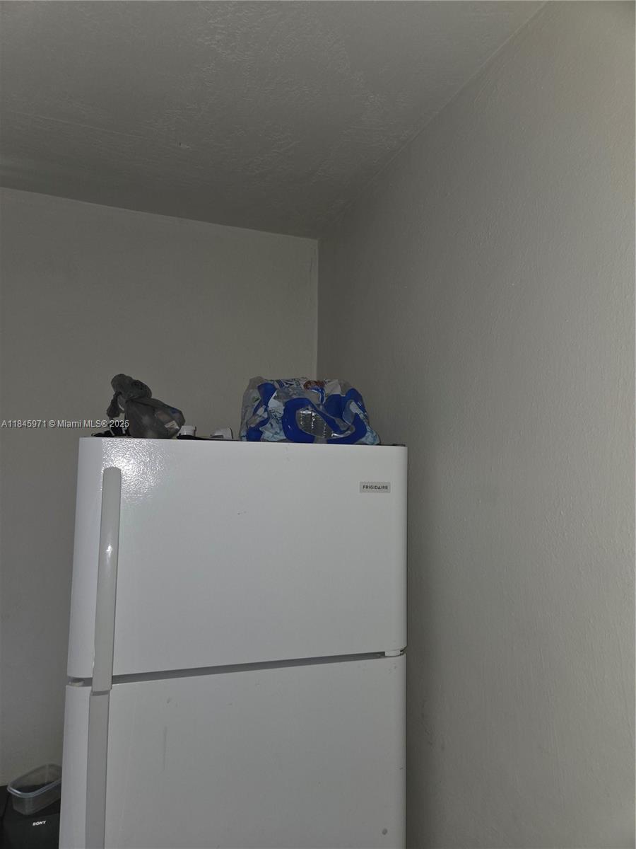 See details / 962 sq. ft. $ 2025-07-23 0 Photo