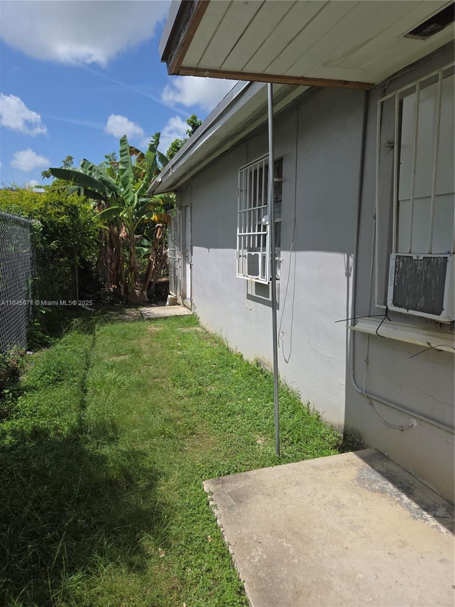 See details / 962 sq. ft. $ 2025-07-23 0 Photo