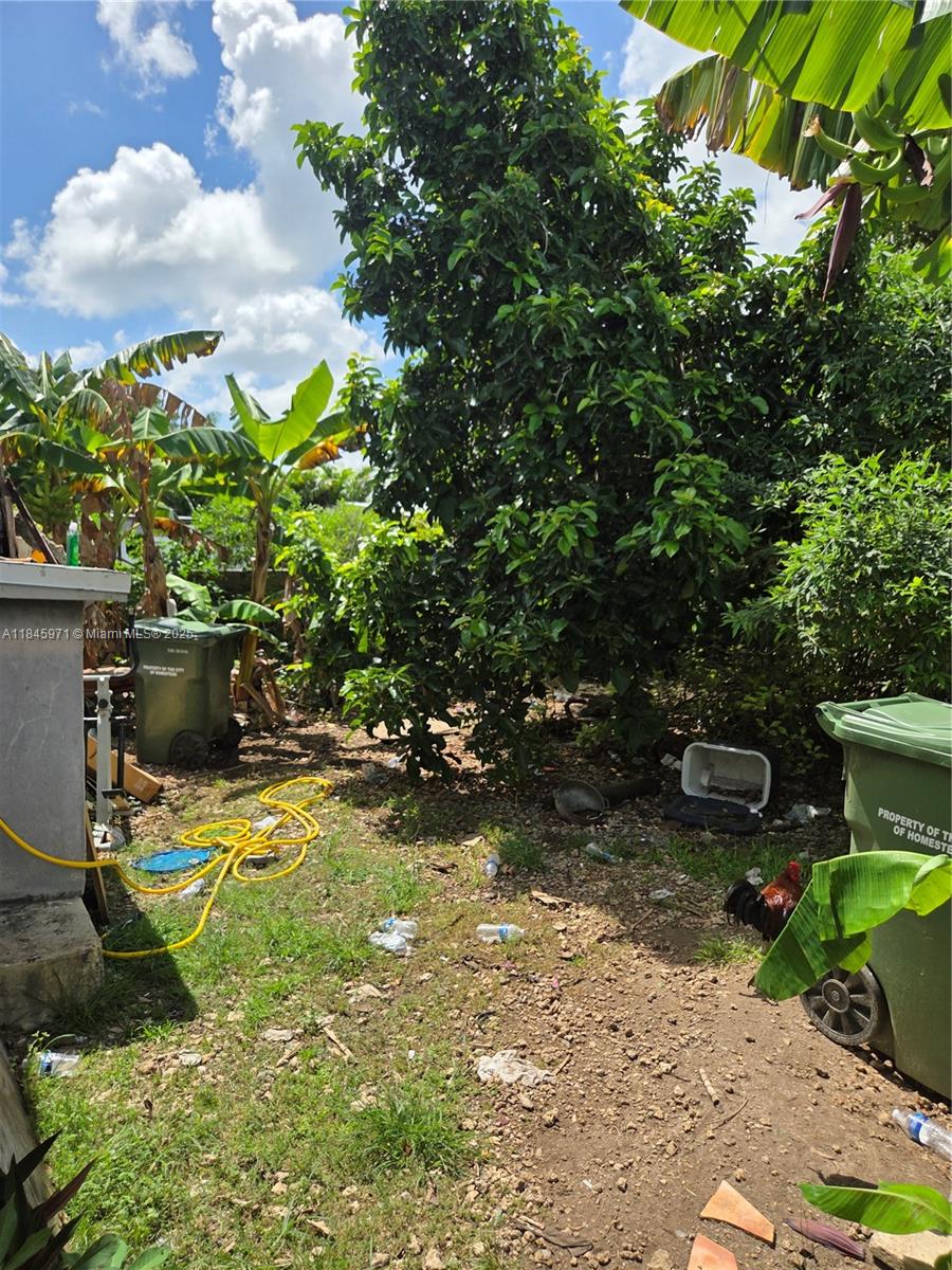 See details / 962 sq. ft. $ 2025-07-23 0 Photo