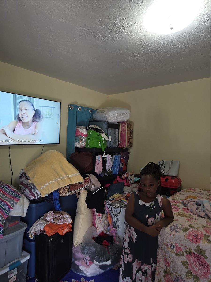 See details / 962 sq. ft. $ 2025-07-23 0 Photo
