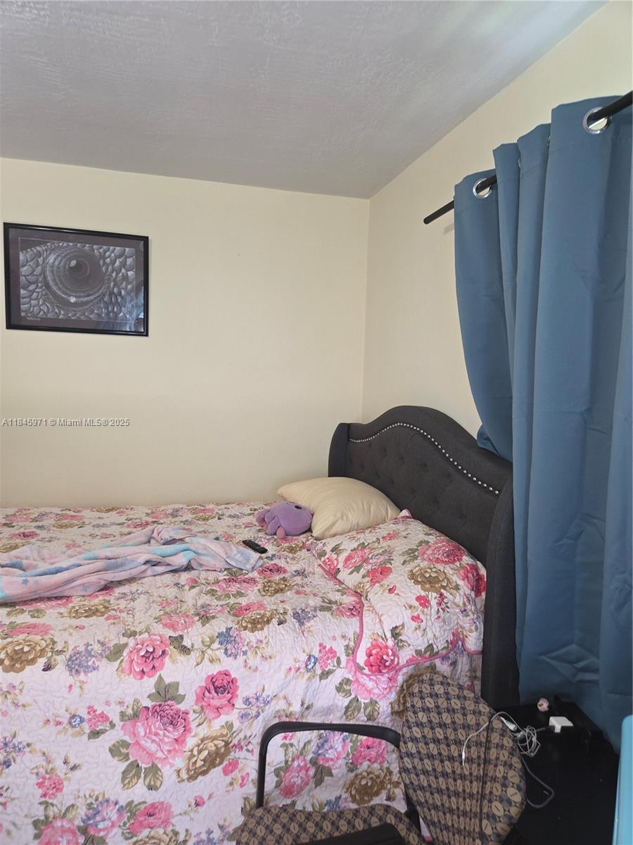 See details / 962 sq. ft. $ 2025-07-23 0 Photo