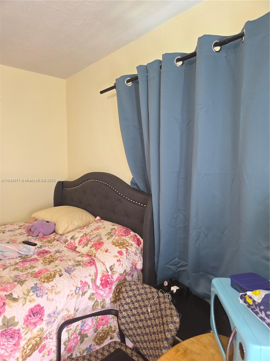 See details / 962 sq. ft. $ 2025-07-23 0 Photo