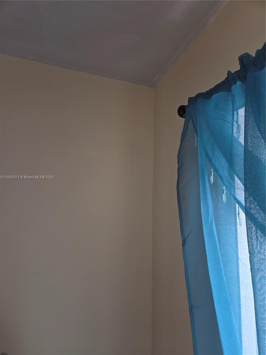 See details / 962 sq. ft. $ 2025-07-23 0 Photo