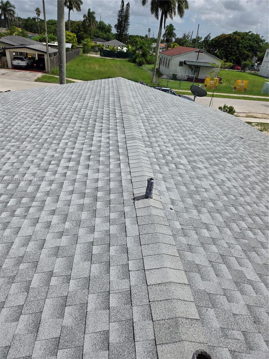See details / 962 sq. ft. $ 2025-07-23 0 Photo